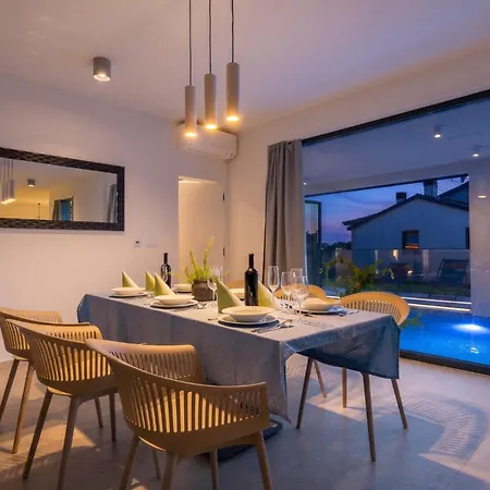 Oliva Mare With Heated Pool * Bale