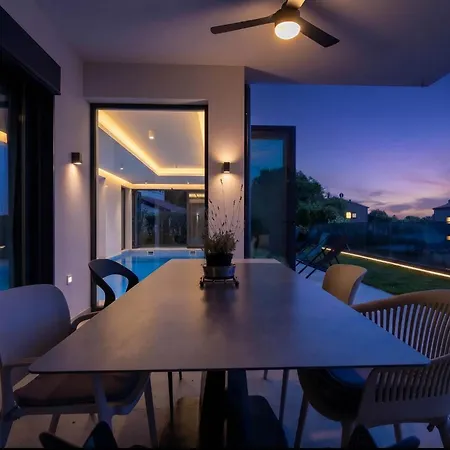 Oliva Mare With Heated Pool Vila